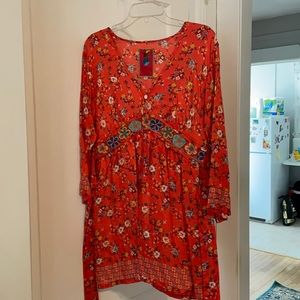 Gorgeous silk Johnny Was tunic/dress in floral pattern with embroidered waist.